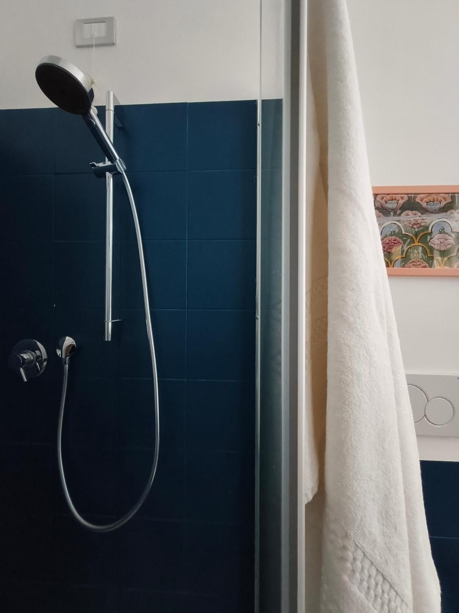 Apartmán Fluere - Via Riva Reno Boloňa Exteriér fotografie